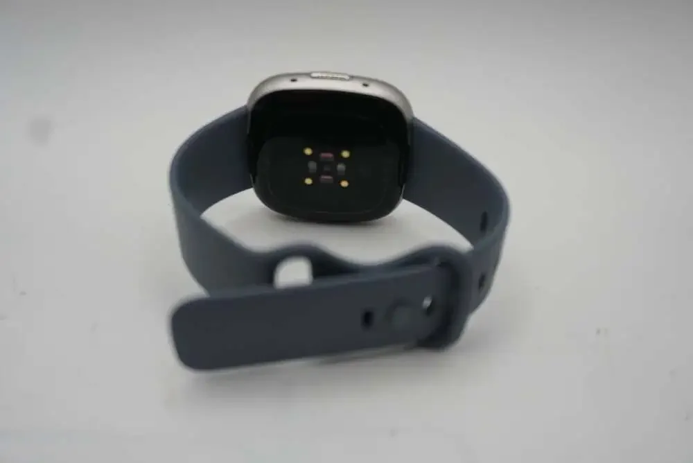 Fitbit Versa 4 Fitness Smartwatch